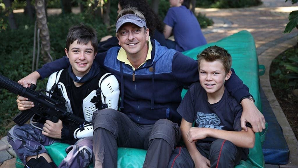 Exclusive Look: Behind-the-Scenes of 'Samson had no muscles' Johan Pretorius and two child actors